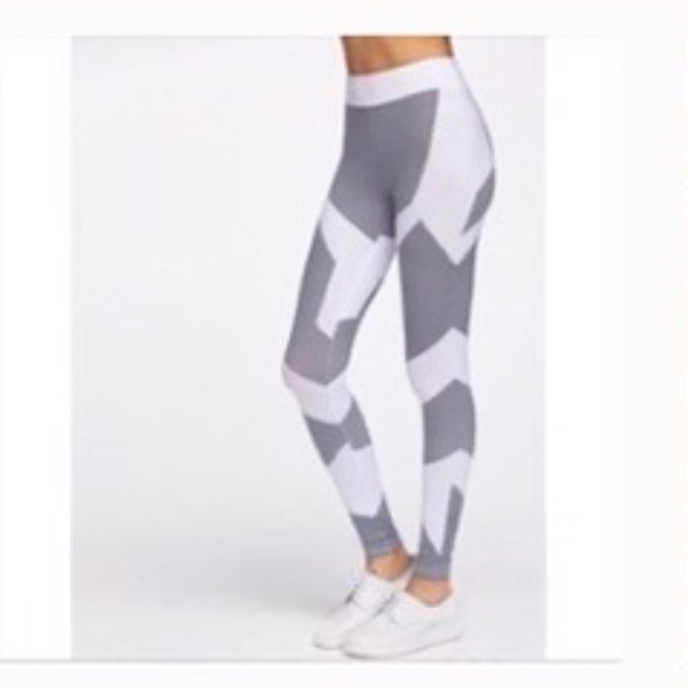 🖤WORKOUT LEGGINGS